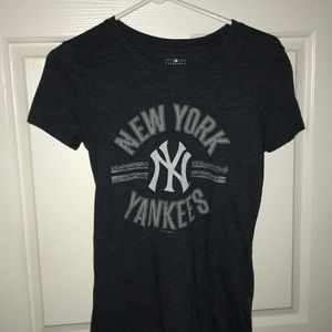 Yankees shirt